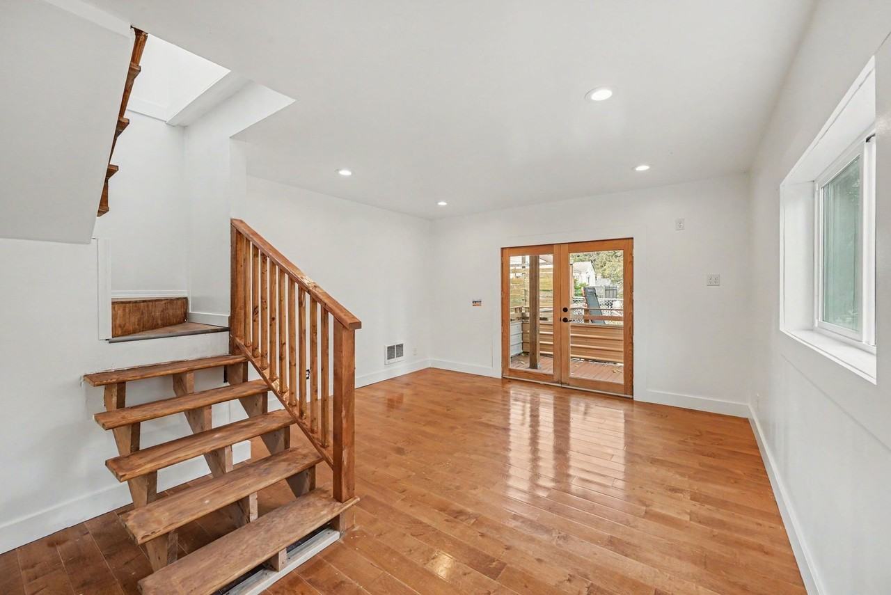 9451 36th Ave Sw - Photo 3 of 36