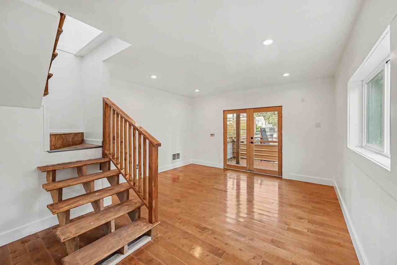 9451 36th Ave Sw - Photo 4 of 36