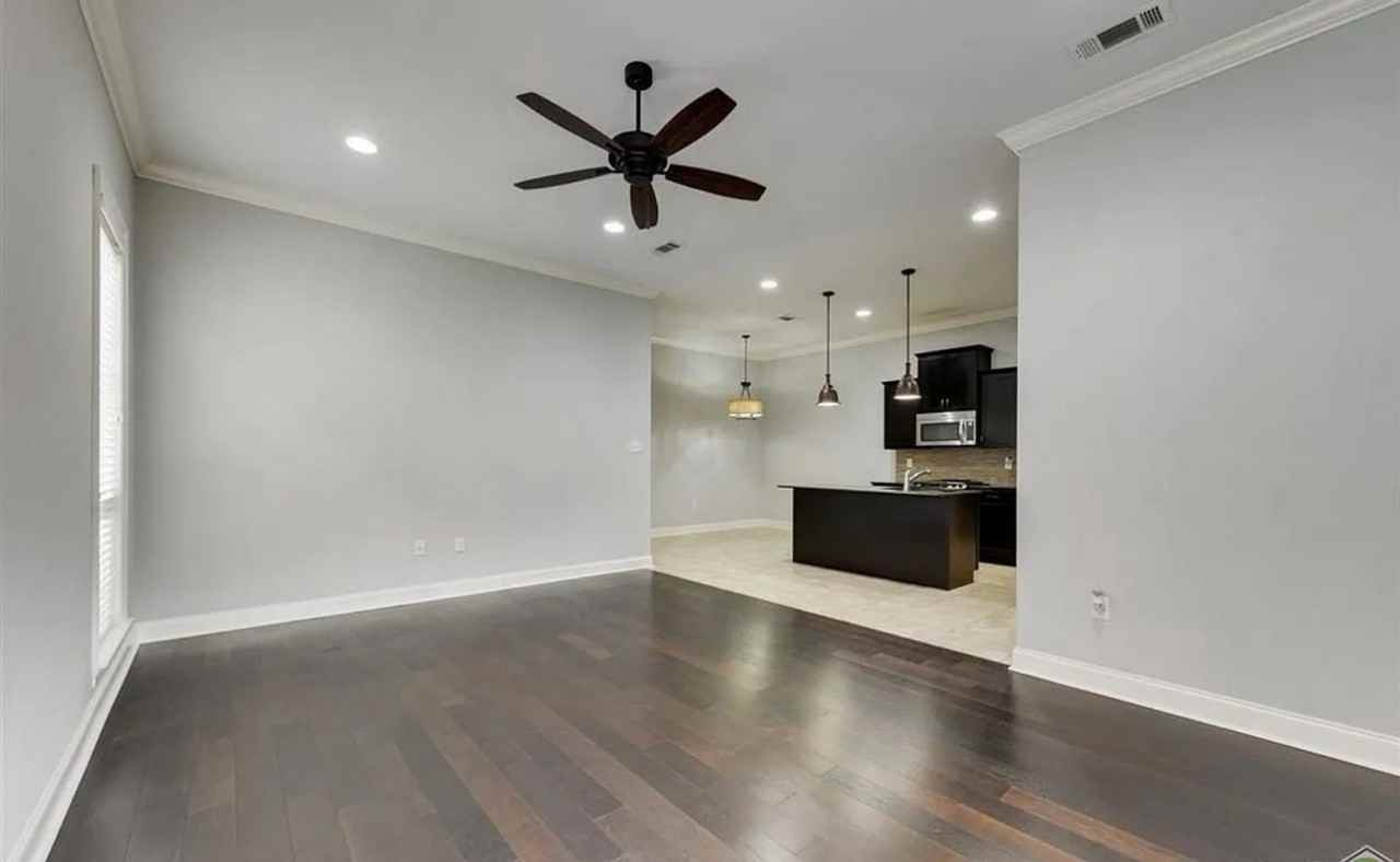 7853 Seville Ct - Photo 6 of 15