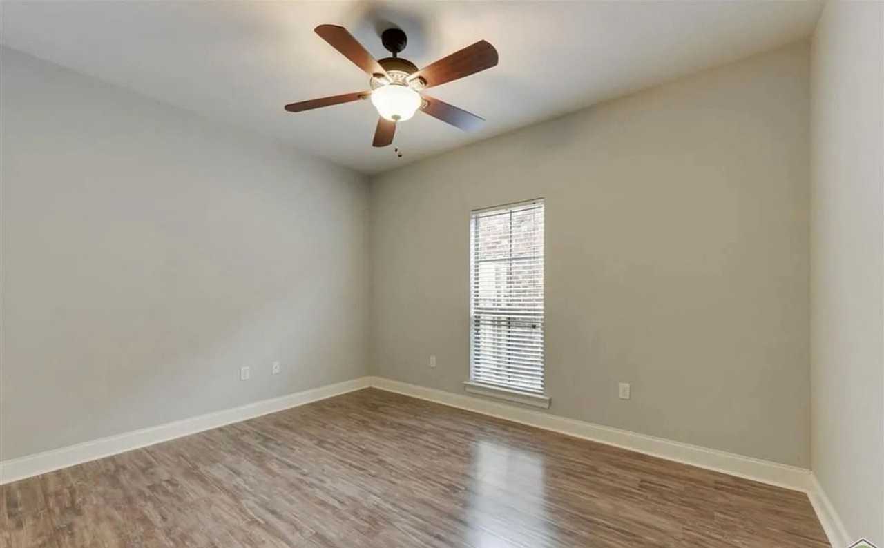 7853 Seville Ct - Photo 7 of 15