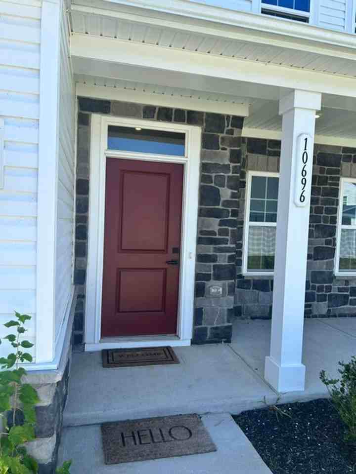 10696 Whispering Pine Ln - Photo 2 of 15
