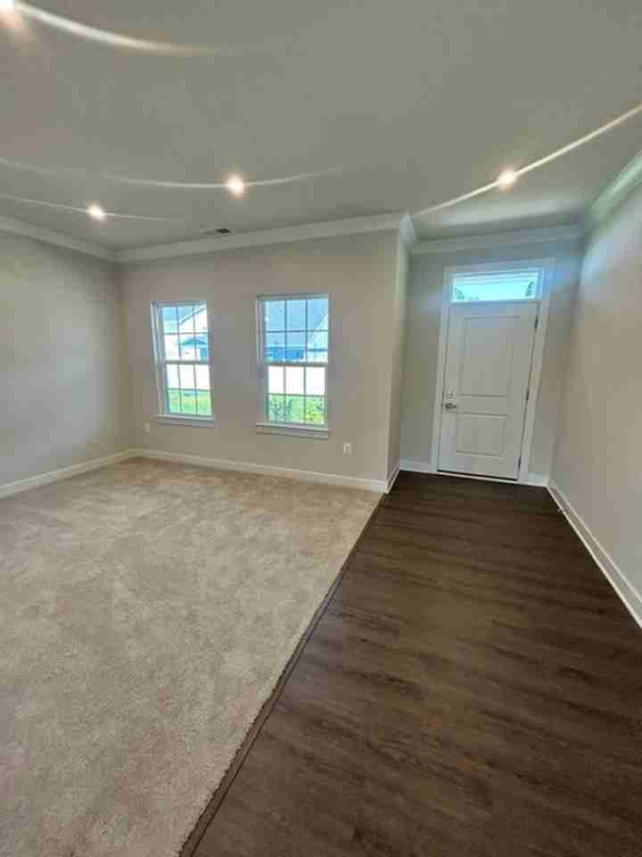 10696 Whispering Pine Ln - Photo 4 of 15