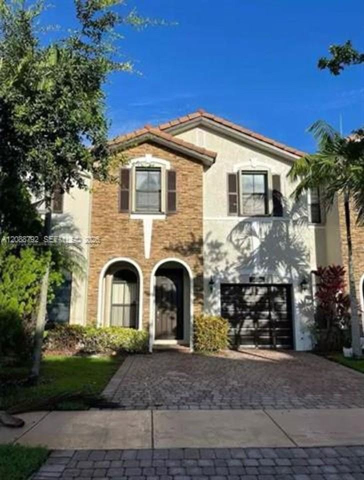 3178 3178 NW 103rd Pl th 3178 - Photo 2 of 23
