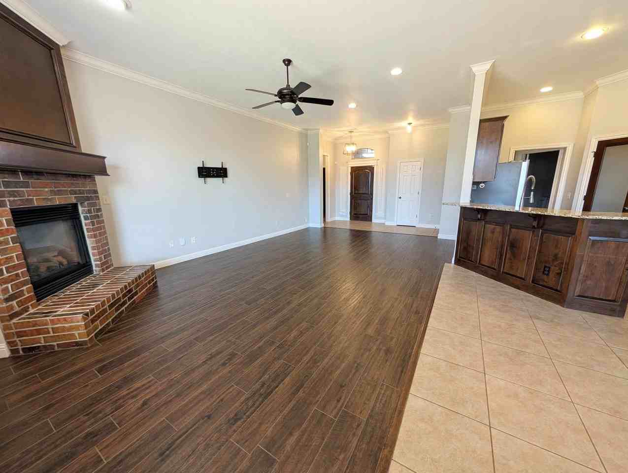2416 Nw 153rd St - Photo 4 of 24
