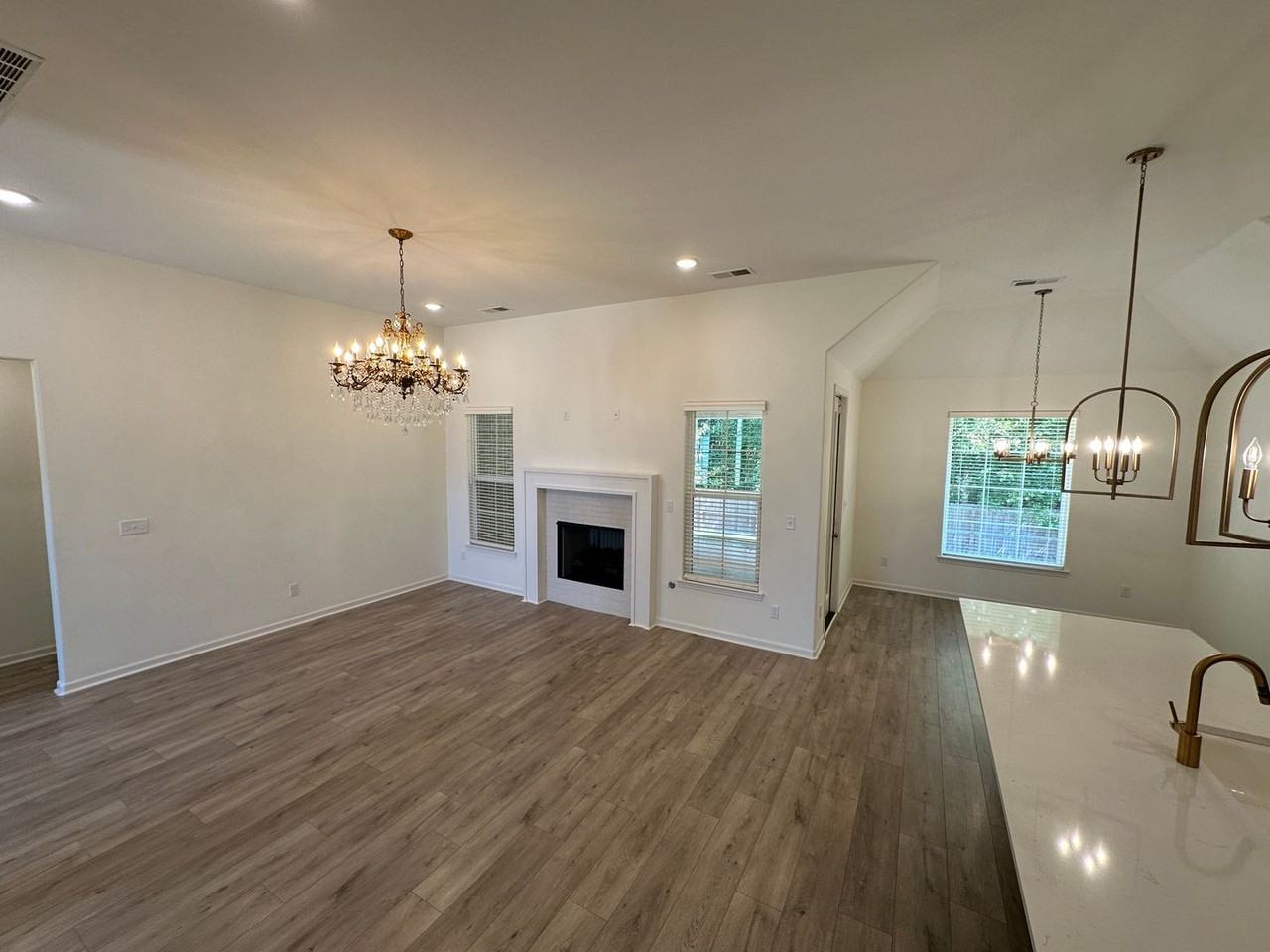 4998 Farmland Way - Photo 4 of 25
