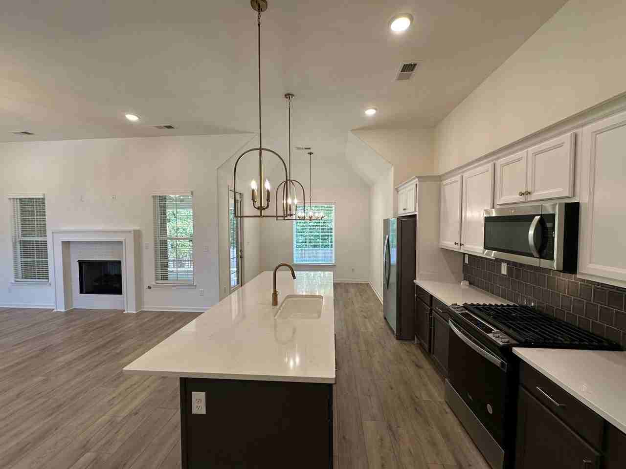4998 Farmland Way - Photo 6 of 25