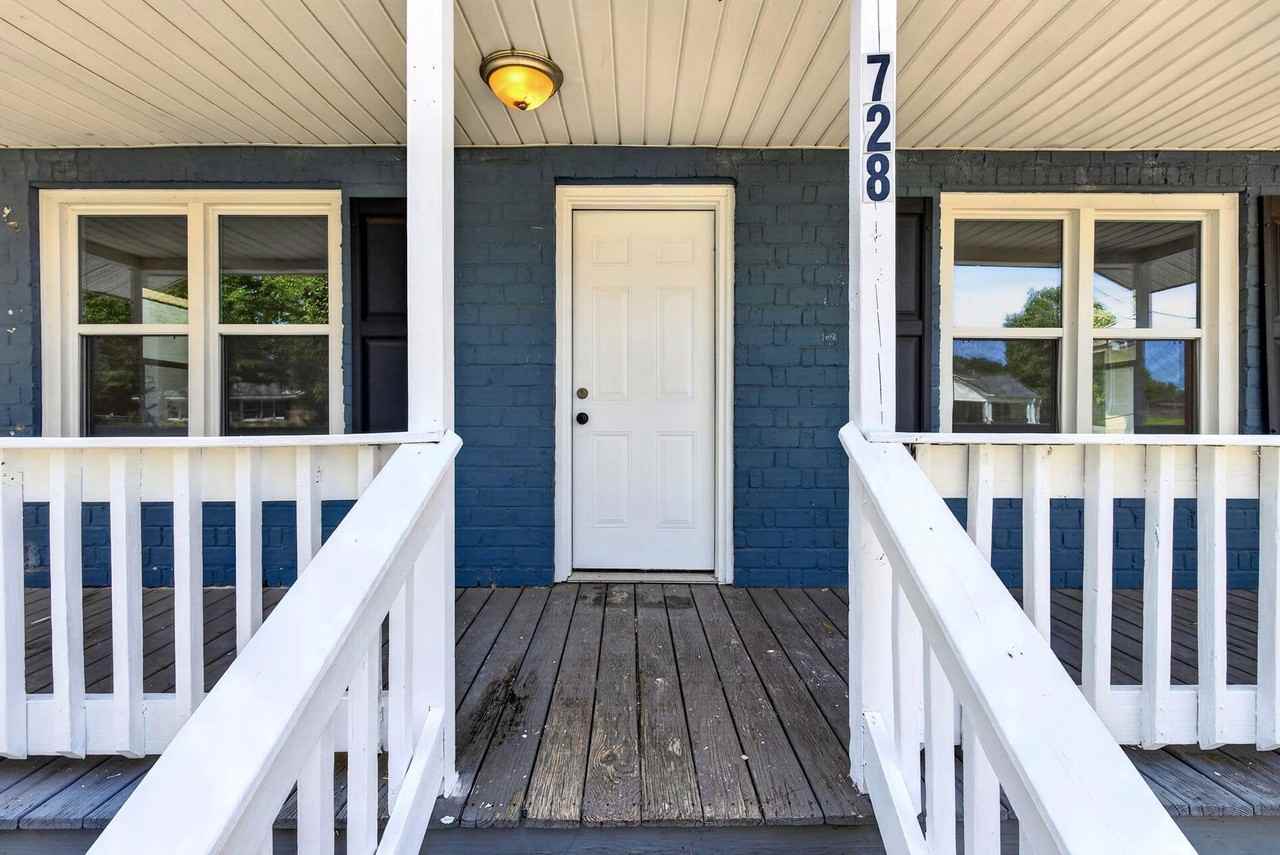 728 S Liberty St - Photo 2 of 17