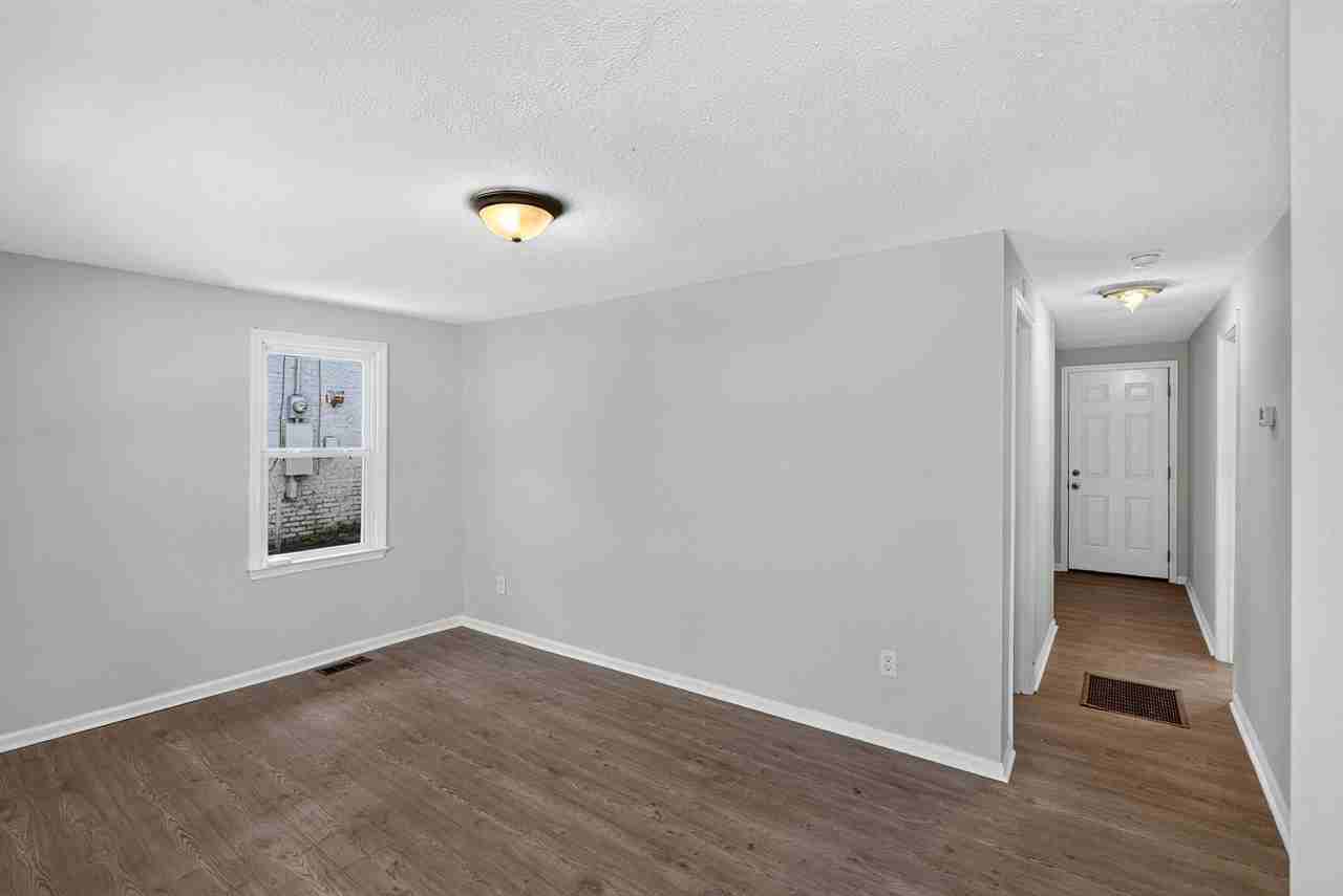 728 S Liberty St - Photo 4 of 17