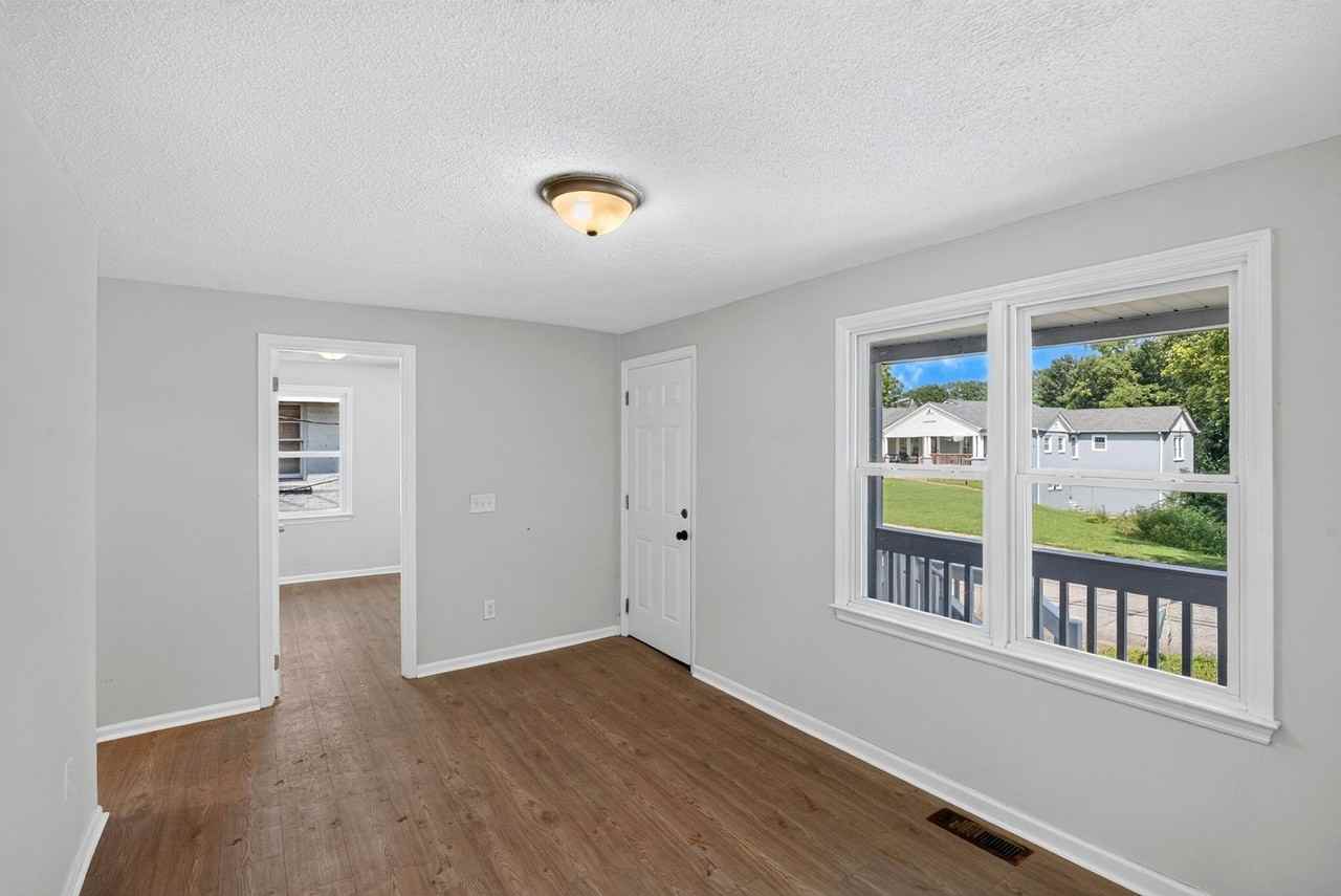 728 S Liberty St - Photo 6 of 17