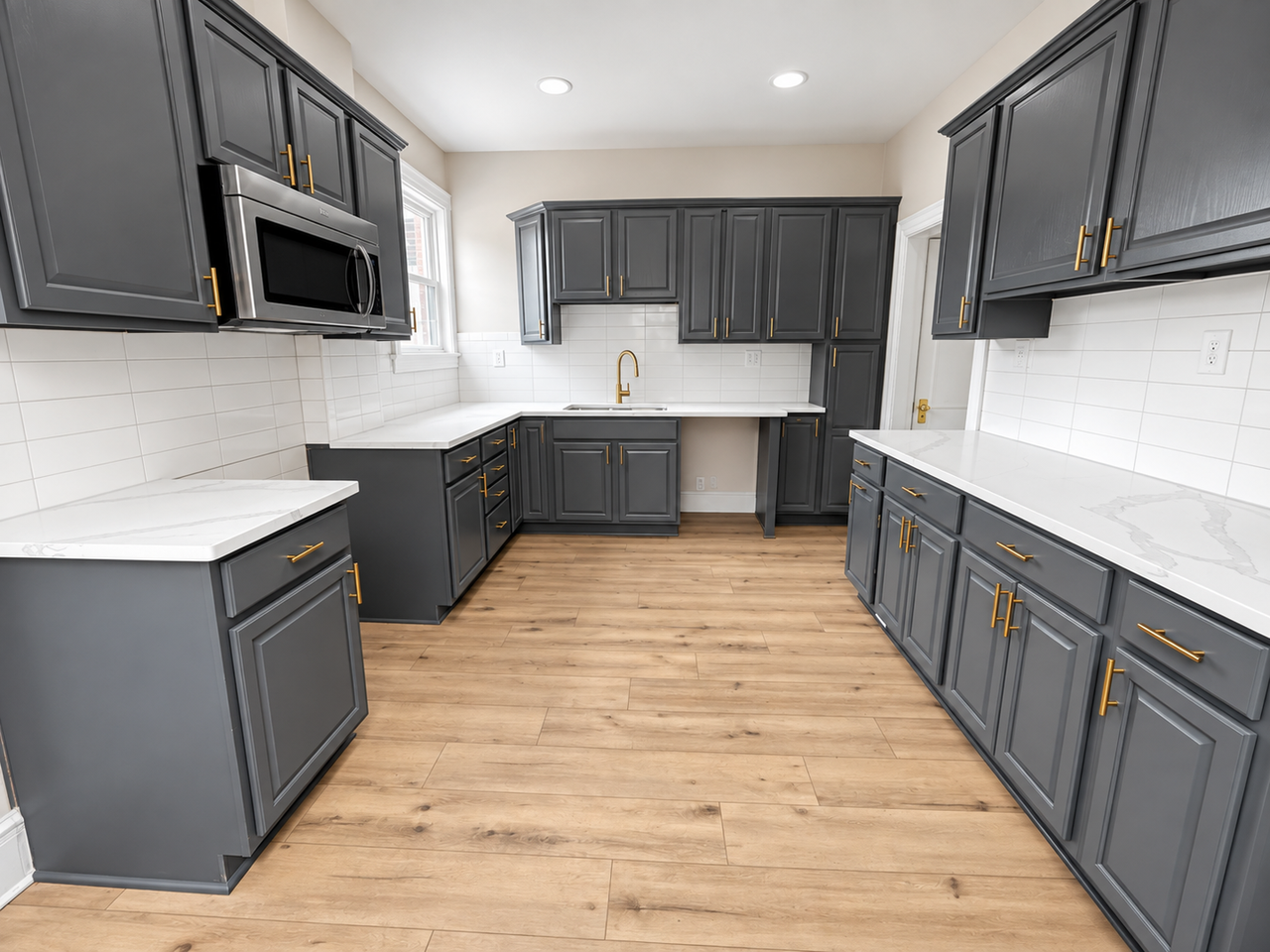 1568 Clifton Ave - Photo 3 of 18
