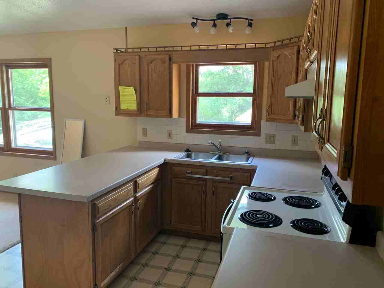 1229 1229 - 1231 Elgin Ave. - Photo 3 of 12