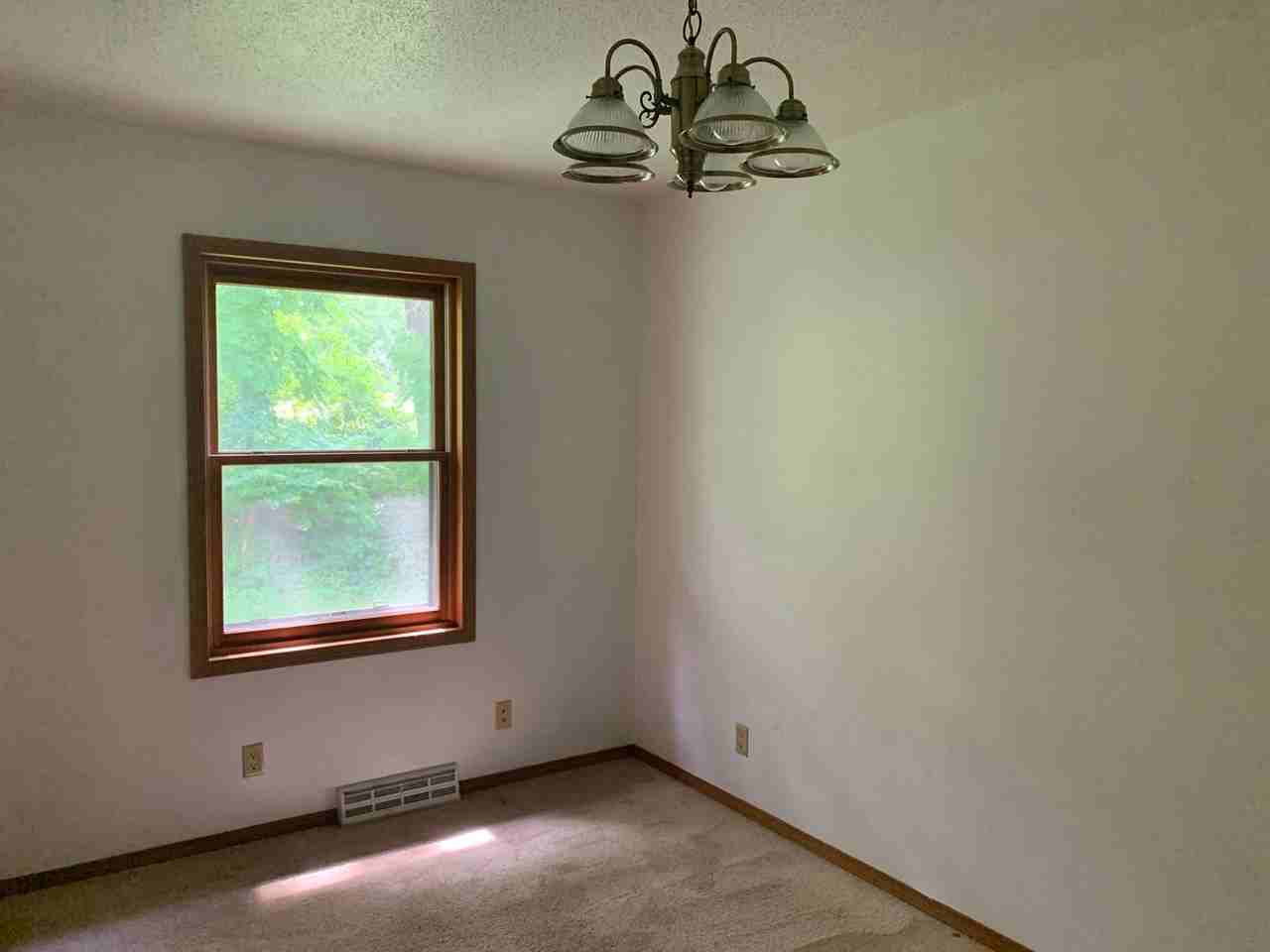 1229 1229 - 1231 Elgin Ave. - Photo 7 of 12