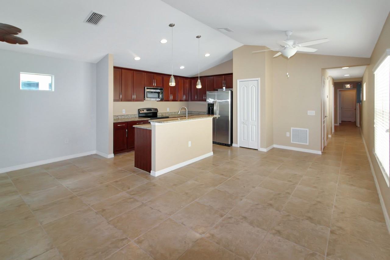 12476 Shimmering Oak Cir - Photo 2 of 14