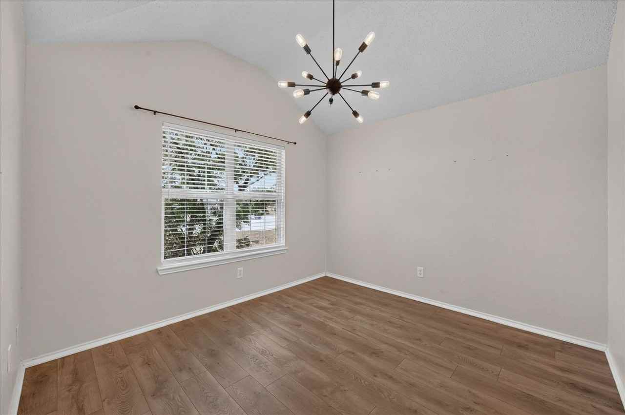 844 Canyon Cove Dr - Photo 2 of 17