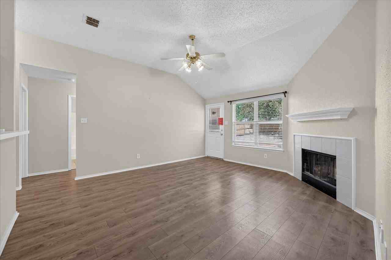 844 Canyon Cove Dr - Photo 7 of 17