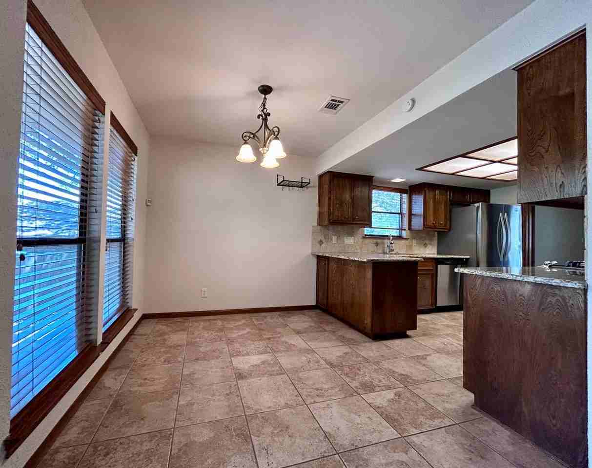 6802 Township Trl - Photo 7 of 32