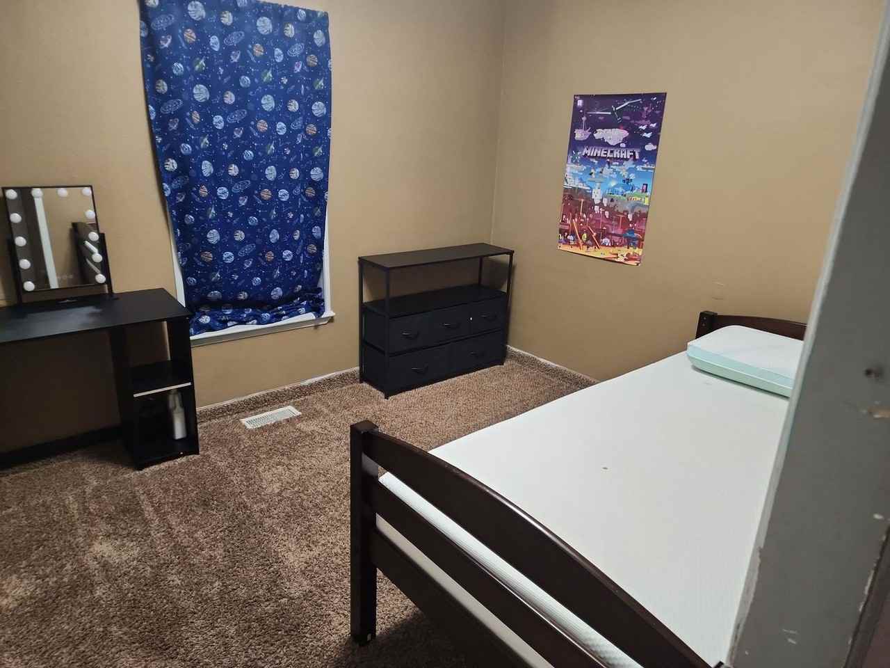 290 N Bulloch Pl - Photo 2 of 5