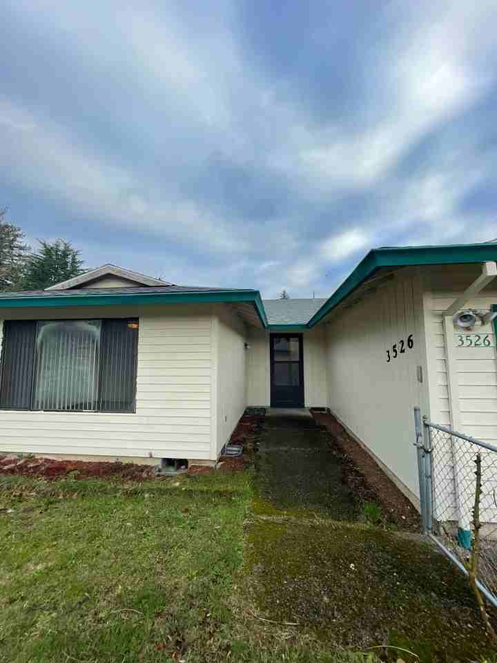 3526 Se 118th Ave - Photo 2 of 26