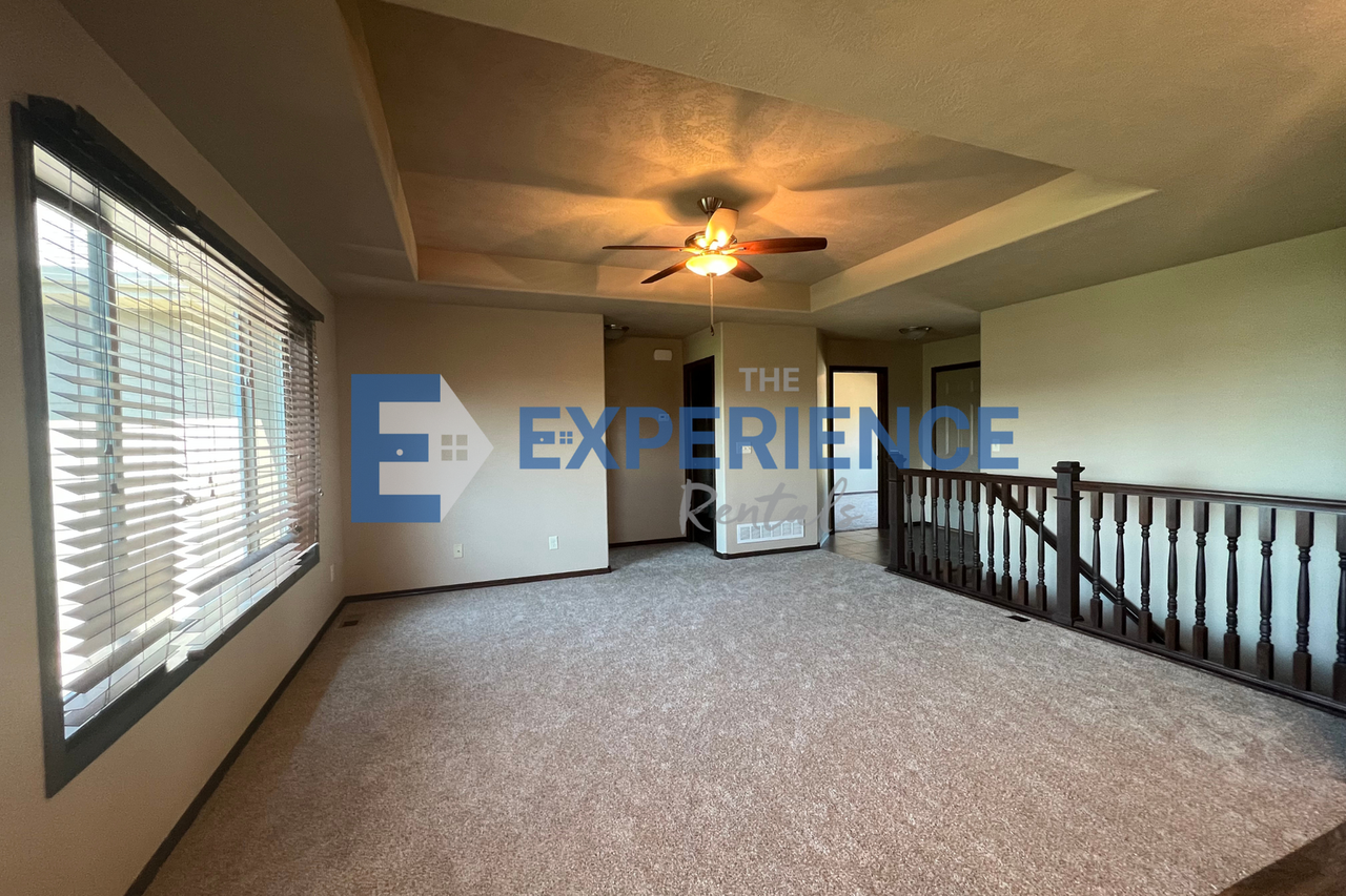 5733 W Bream Ct - Photo 3 of 15