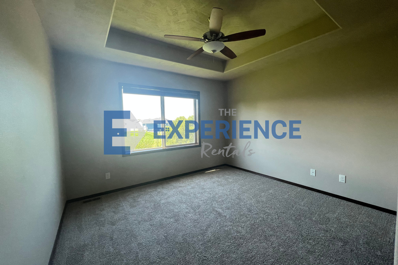 5733 W Bream Ct - Photo 7 of 15