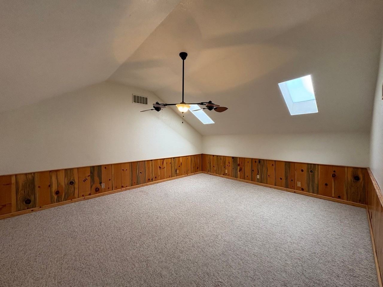 1036 N Palm St - Photo 4 of 32