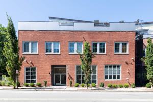 featured image of 10 Ford Ave