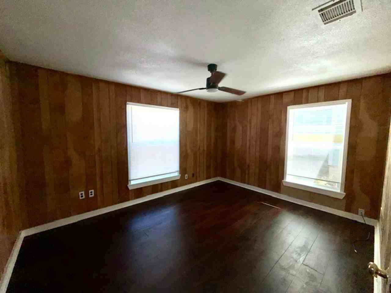 1646 Santos Dr - Photo 3 of 10