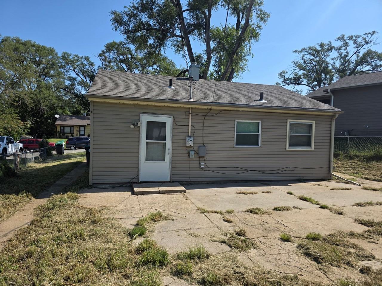 3921 Burdette St - Photo 2 of 10