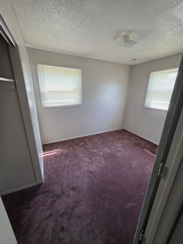 3921 Burdette St - Photo 7 of 10