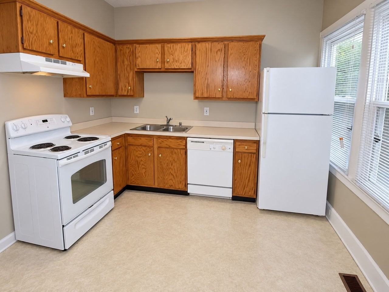 1105 Crescent Ave #A - Photo 3 of 4