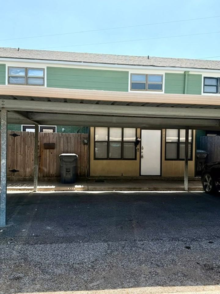 842 N 62nd St - Photo 2 of 11