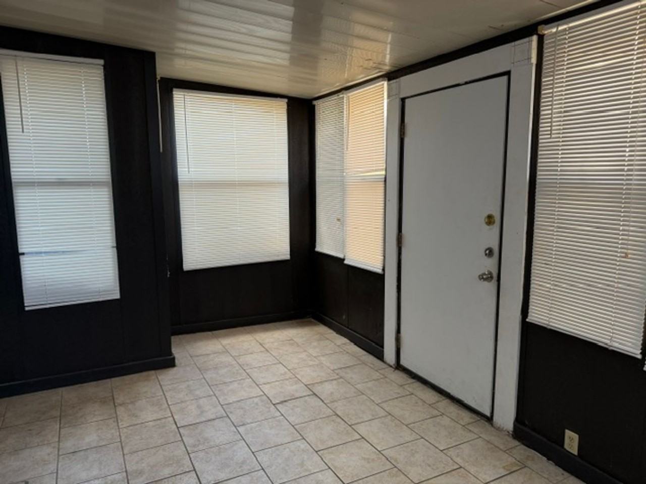 842 N 62nd St - Photo 3 of 11