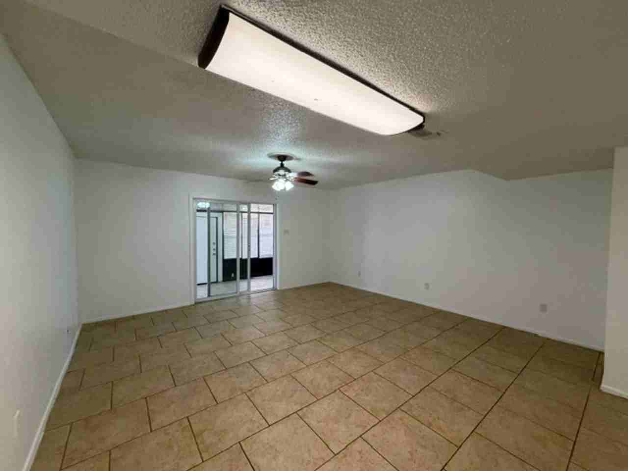 842 N 62nd St - Photo 5 of 11