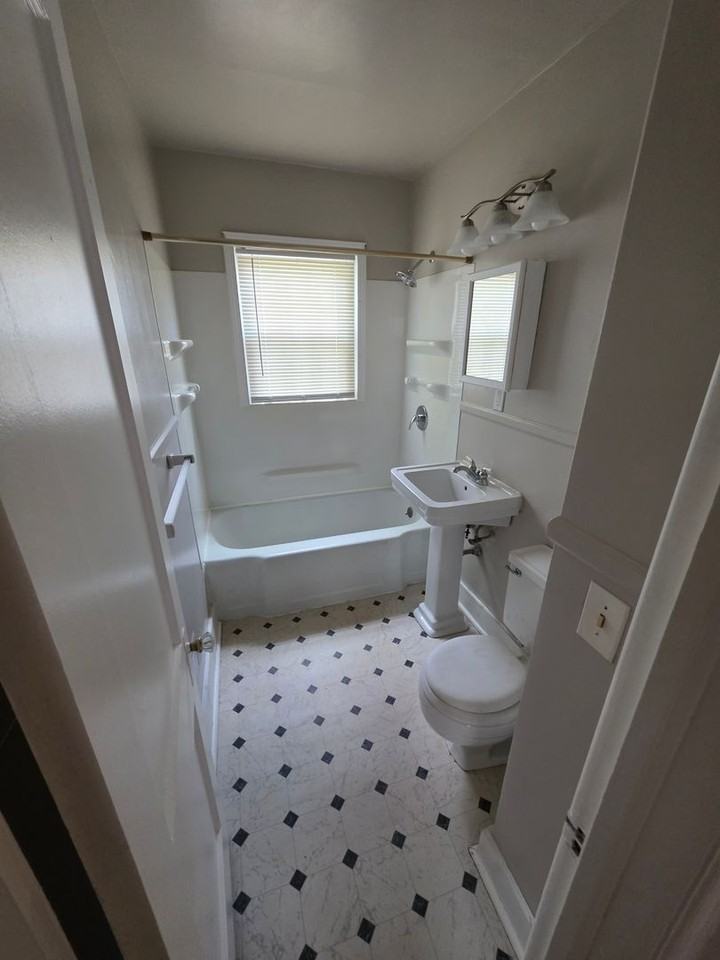 2732 Sharon Dr - Photo 6 of 18