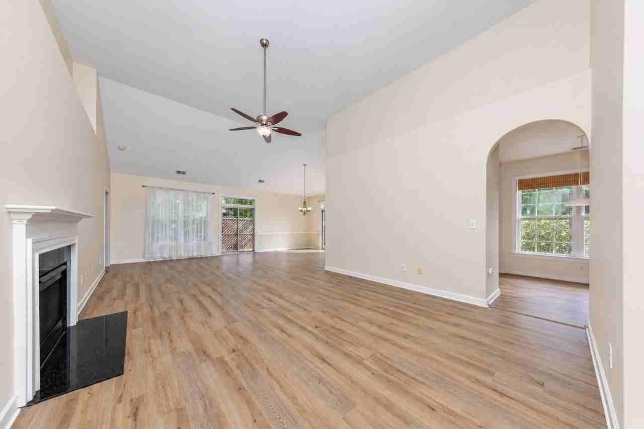 5169 Queen Bishop Ln - Photo 2 of 16