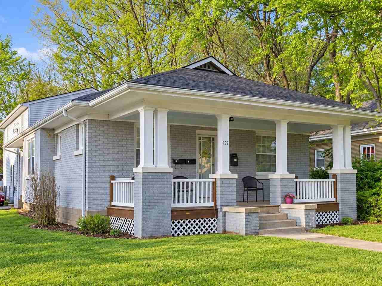 225 Waller Ave #B - Photo 2 of 6