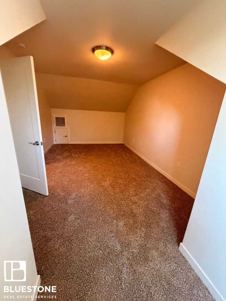 130 Ne 109th Ave - Photo 2 of 14