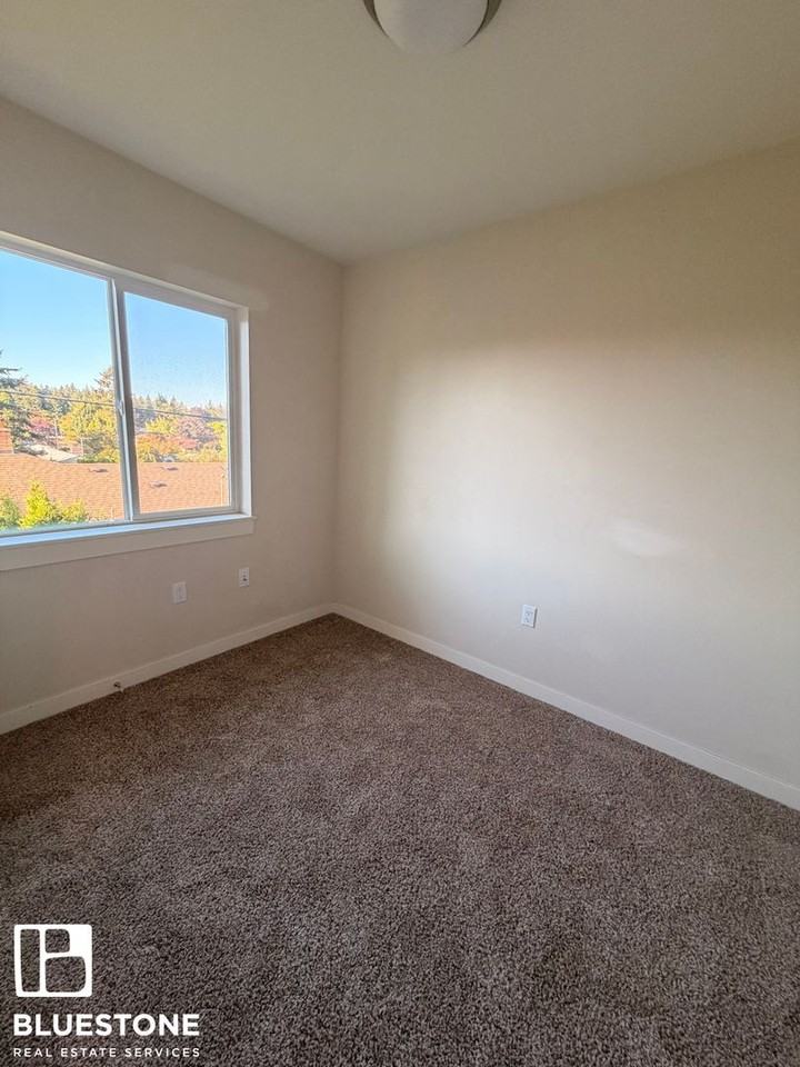 130 Ne 109th Ave - Photo 4 of 14