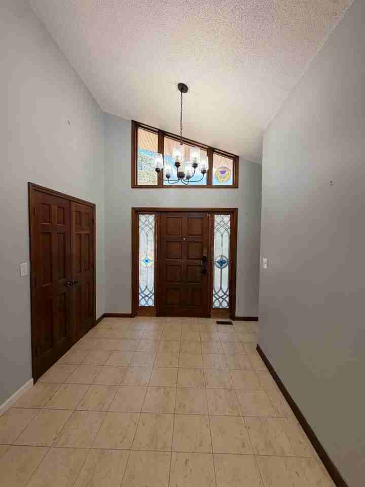 4427 Edgewood Cir - Photo 2 of 24