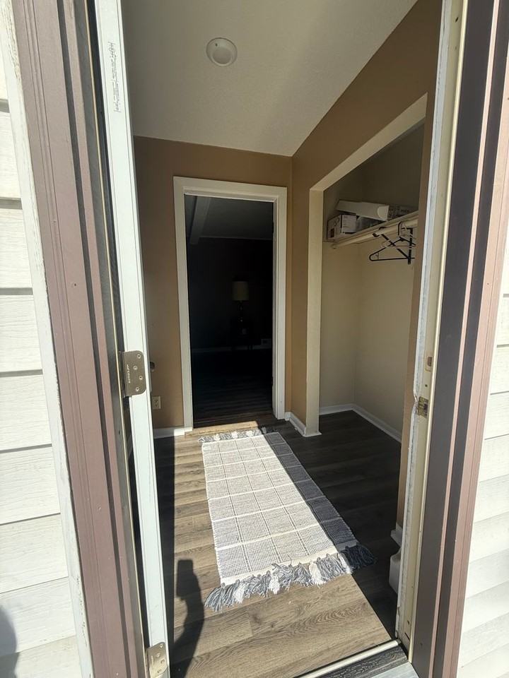 322 9th Ave Sw - Photo 3 of 32