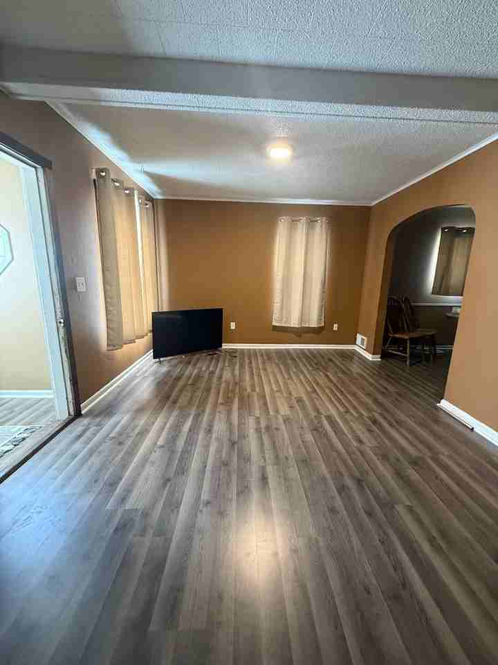322 9th Ave Sw - Photo 5 of 32