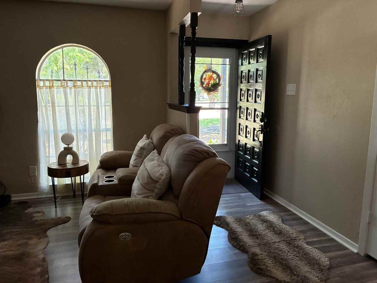 5632 Victoria Pl - Photo 3 of 20