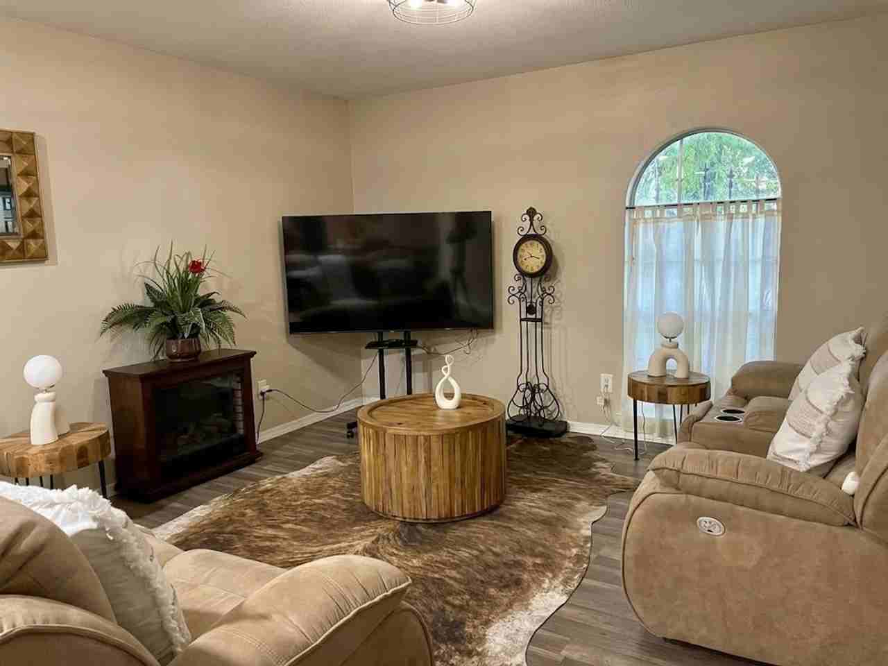 5632 Victoria Pl - Photo 4 of 20
