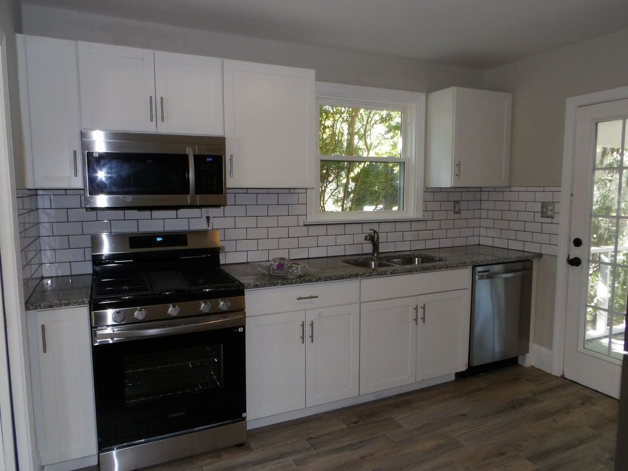 506 James Ave - Photo 4 of 23