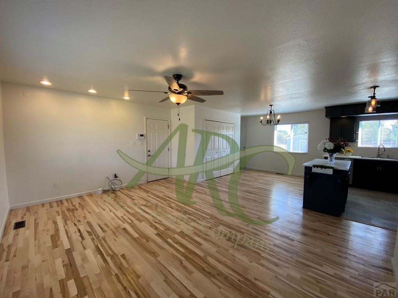 160 E Eads Dr - Photo 2 of 9