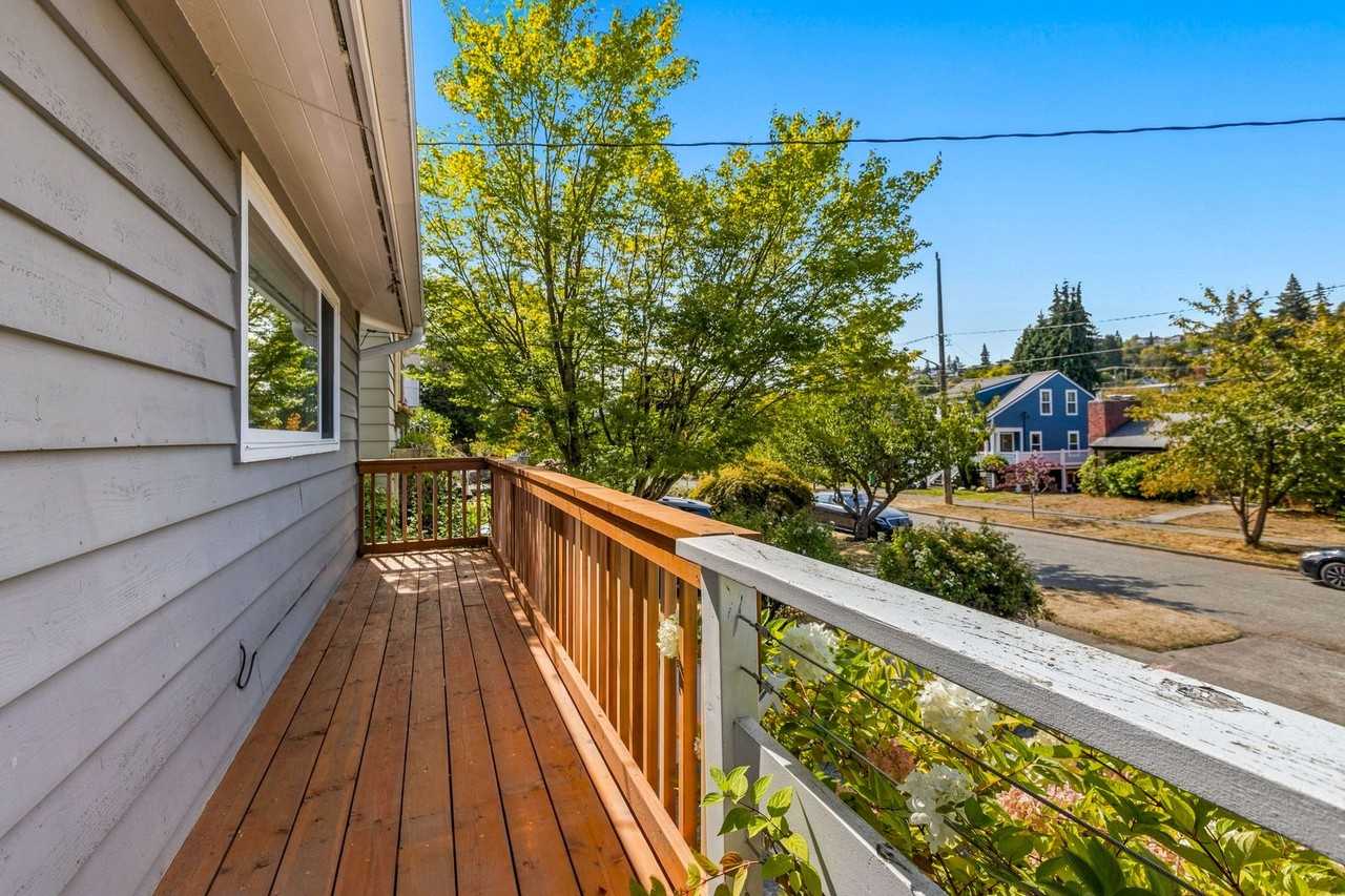 3616 33rd Ave W - Photo 5 of 38