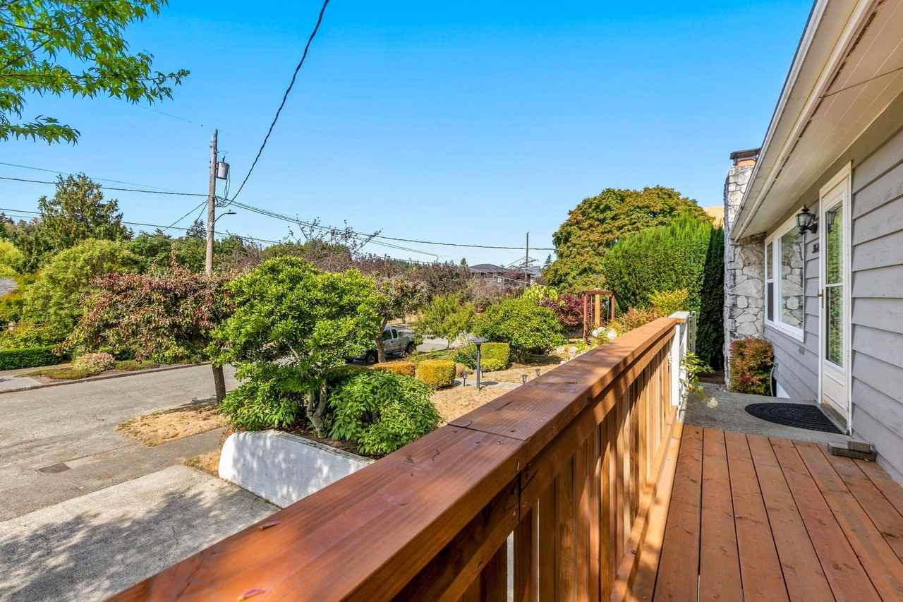 3616 33rd Ave W - Photo 6 of 38