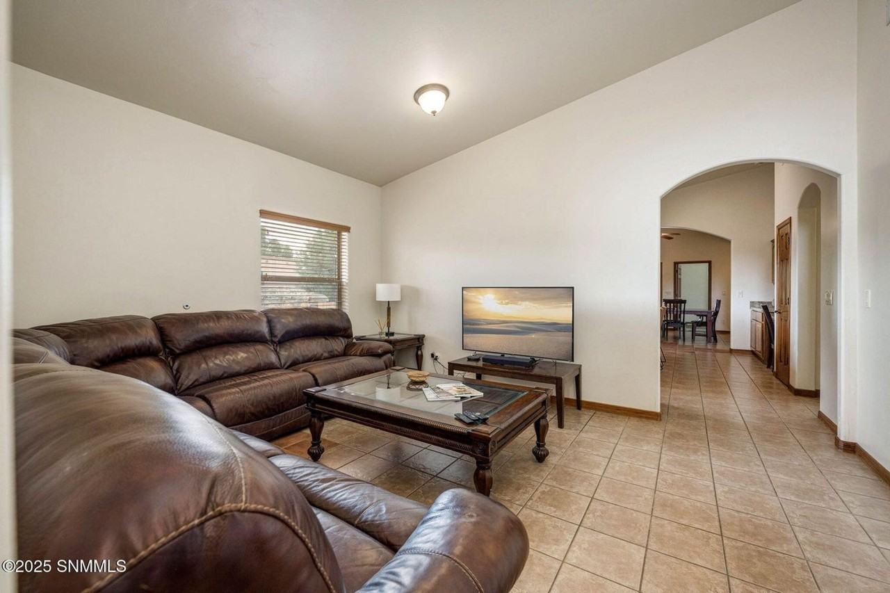 4165 Mojave Dr - Photo 2 of 8