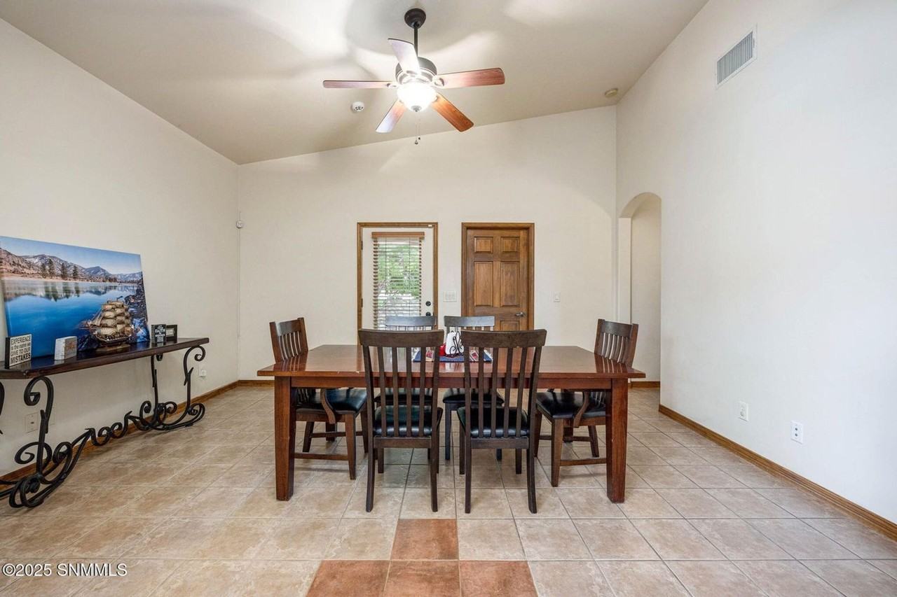 4165 Mojave Dr - Photo 4 of 8