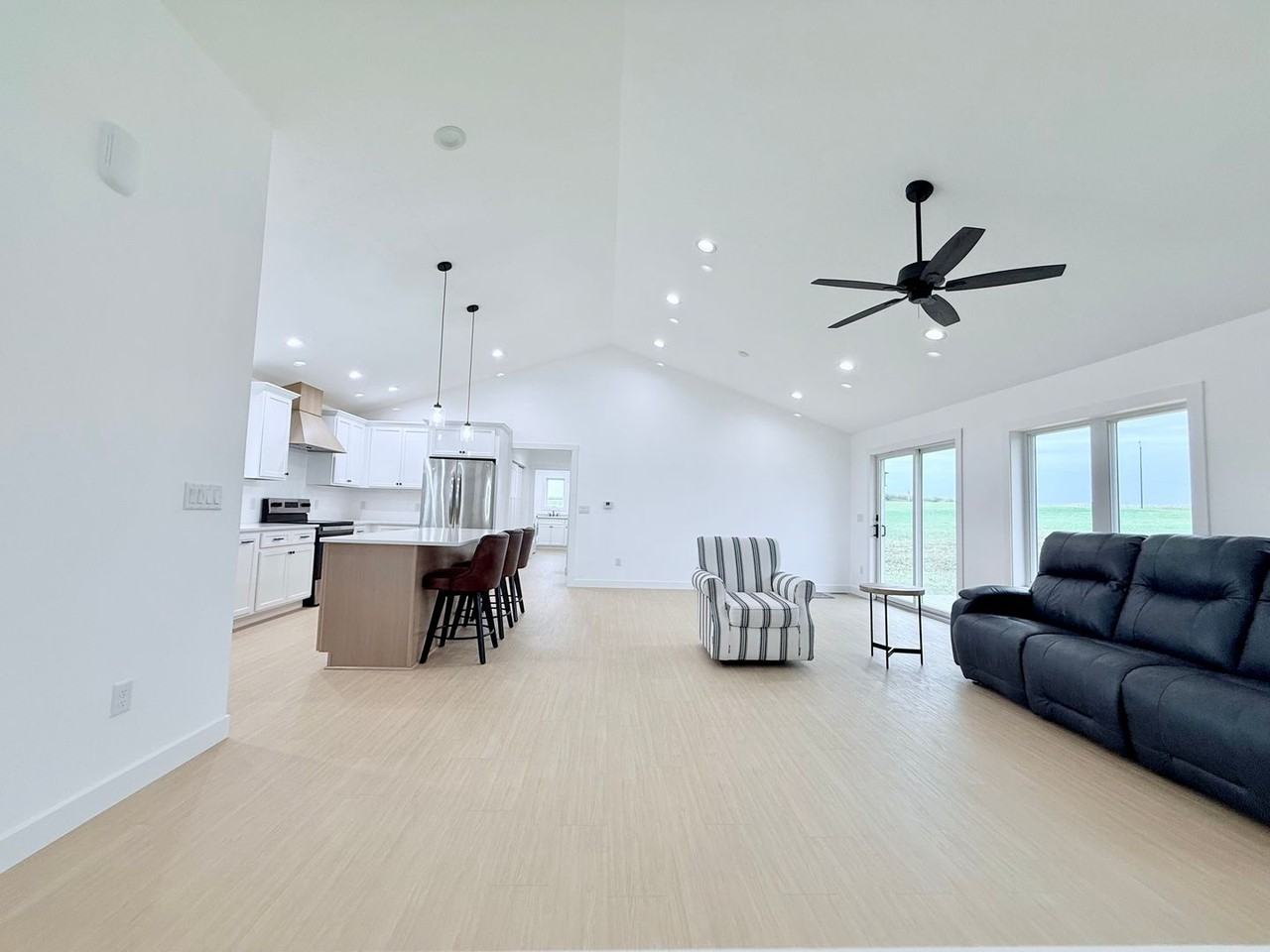 1513 Prairie Dr - Photo 2 of 25